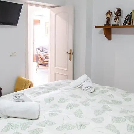 Mezquita Con Parking Gratuito * Córdoba