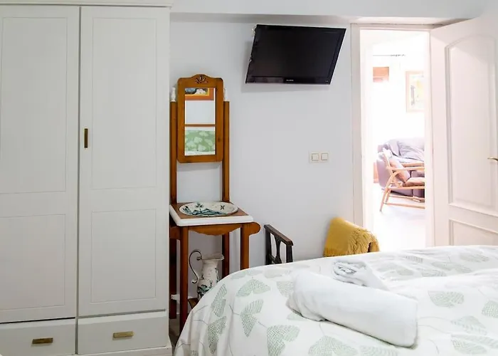 Mezquita Con Parking Gratuito Apartment *